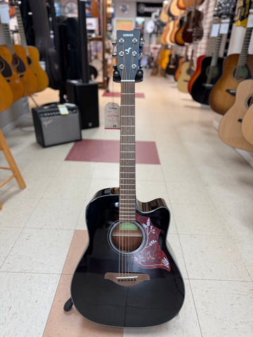 "PREVIOUSLY ROCKED" - Yamaha FGX800C Solid Spruce Top Dreadnought Acoustic Guitar w/ Electronics - Black