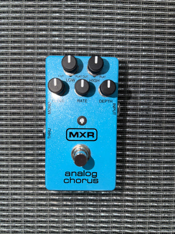 "PREVIOUSLY ROCKED" - MXR M-234 Analog Chorus Effects Pedal