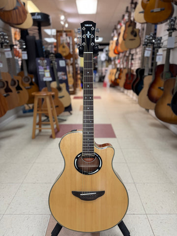 "PREVIOUSLY ROCKED" - YAMAHA APX500ll