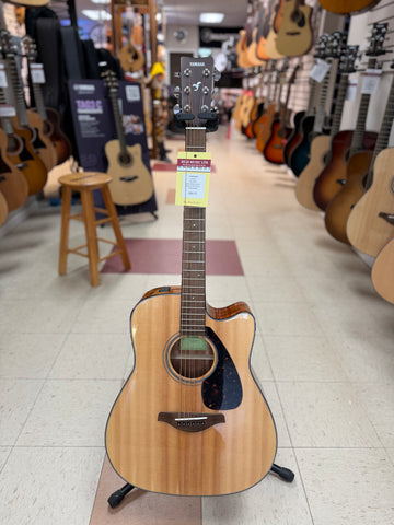 "PREVIOUSLY ROCKED" - Yamaha FGX800C Dreadnaught Acoustic-Electric Cutaway, Natural w/Gig Bag
