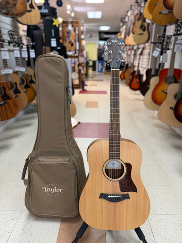 "PREVIOUSLY ROCKED" - Taylor Guitars Big Baby Taylor Walnut/Spruce Acoustic-Electric Guitar with Gig Bag