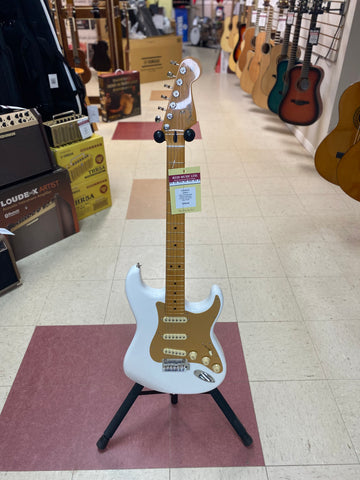 "PREVIOUSLY ROCKED" - Fender Player II Stratocaster
