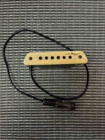 "PREVIOUSLY ROCKED" - L. R. Bags M1 Passive Soundhole Magnetic Pickup