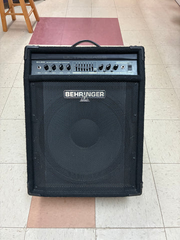 "PREVIOUSLY ROCKED" - Behringer Ultrabass BXL3000 300W 1x15" Bass Combo