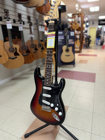 "PREVIOUSLY ROCKED" - Fender Highway One Stratocaster - 3-Color Sunburst w/ Case