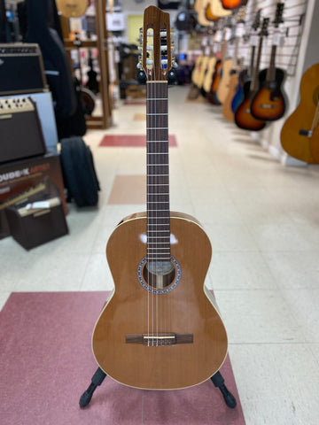 "PREVIOUSLY ROCKED" - La Patrie Concert High Gloss LP0425